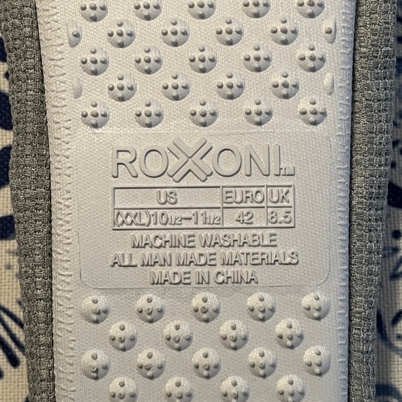 NWOT Black & Grey Roxini Non-Slip Slippers - Picture 10 of 11